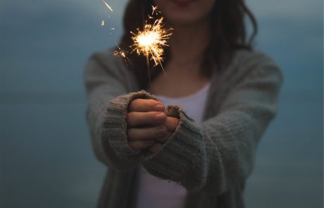 sparkler-677774_1920